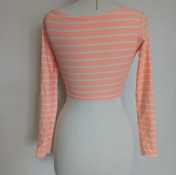 Quintsoul Crop Rashguard Size SMALL Peach Pink And White NWOT* - Picture 5 of 8